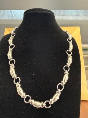 NWT Laura G Adams Silver tone rhinestone link necklace, shiny and matte -